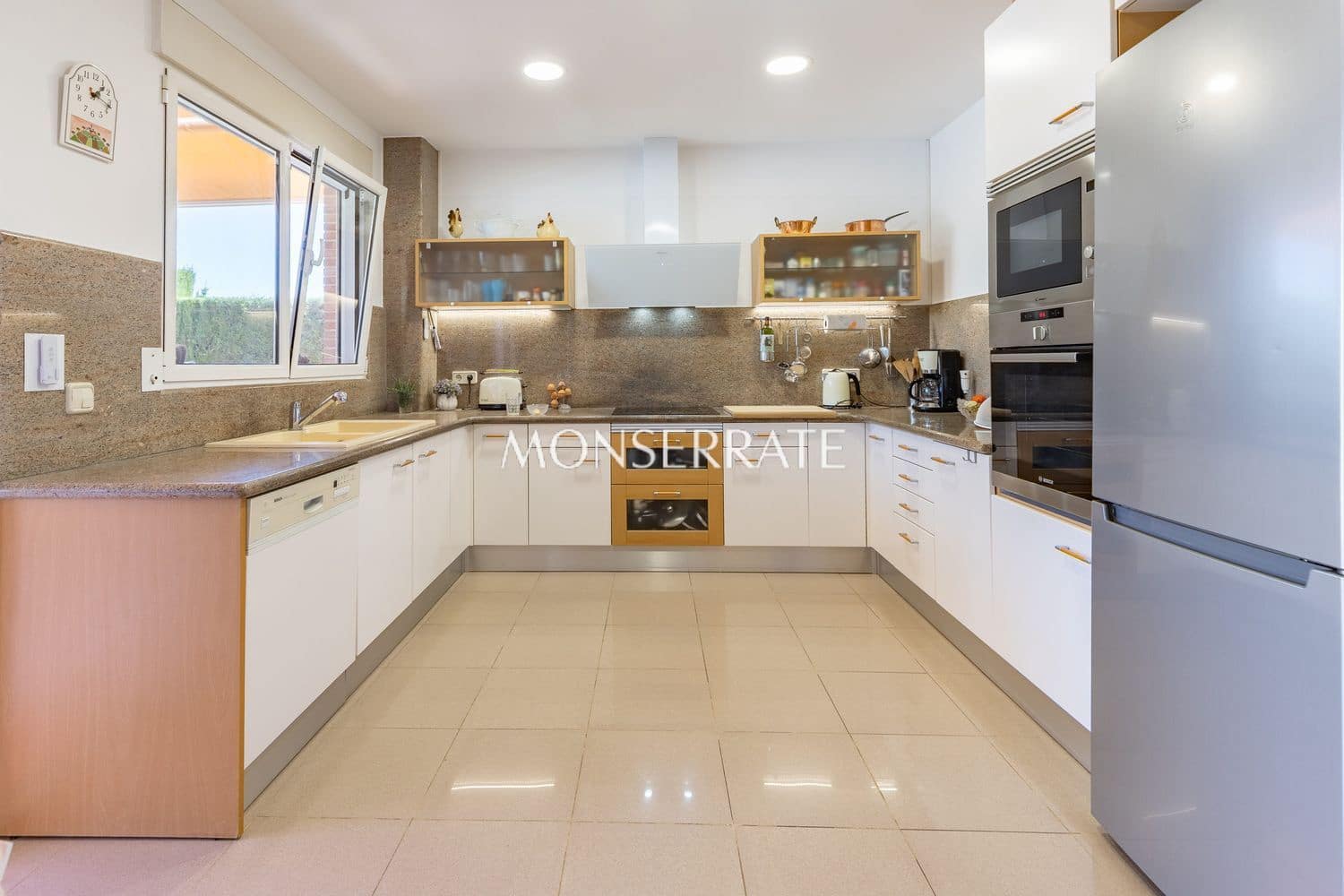 5 chambre Villa/Maison à vendre à Moncada avec piscine garage - 875 000 € (Ref: 9919236)