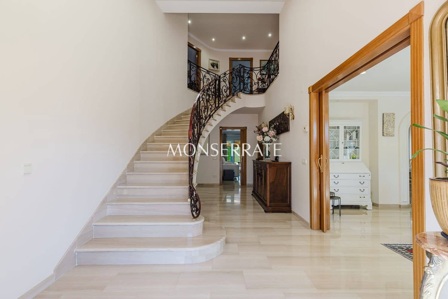 5 chambre Villa/Maison à vendre à Moncada avec piscine garage - 875 000 € (Ref: 9919236)
