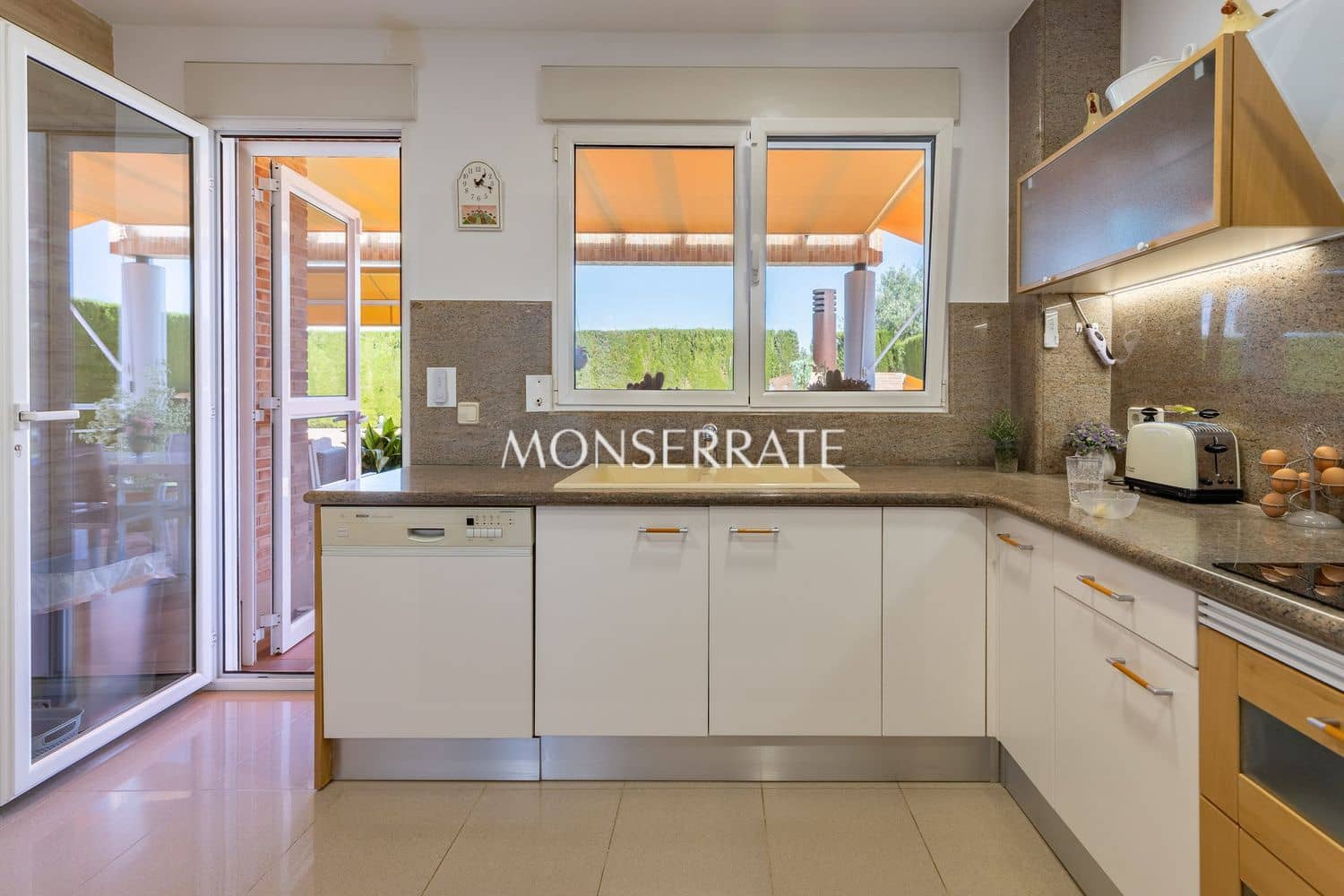 5 chambre Villa/Maison à vendre à Moncada avec piscine garage - 875 000 € (Ref: 9919236)