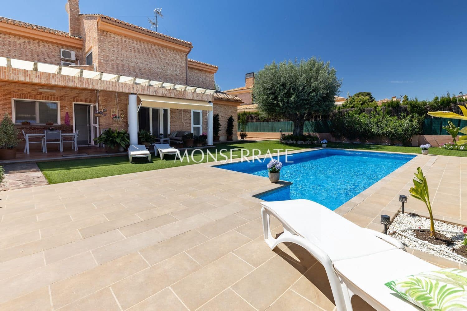 5 chambre Villa/Maison à vendre à Moncada avec piscine garage - 875 000 € (Ref: 9919236)
