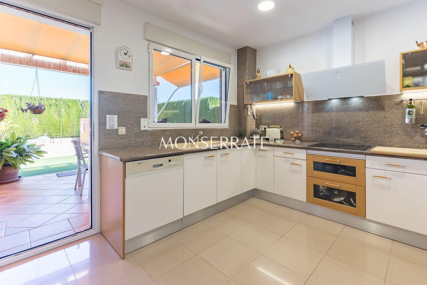 5 chambre Villa/Maison à vendre à Moncada avec piscine garage - 875 000 € (Ref: 9919236)