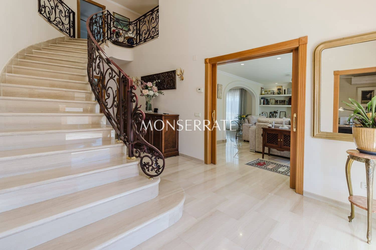 5 chambre Villa/Maison à vendre à Moncada avec piscine garage - 875 000 € (Ref: 9919236)
