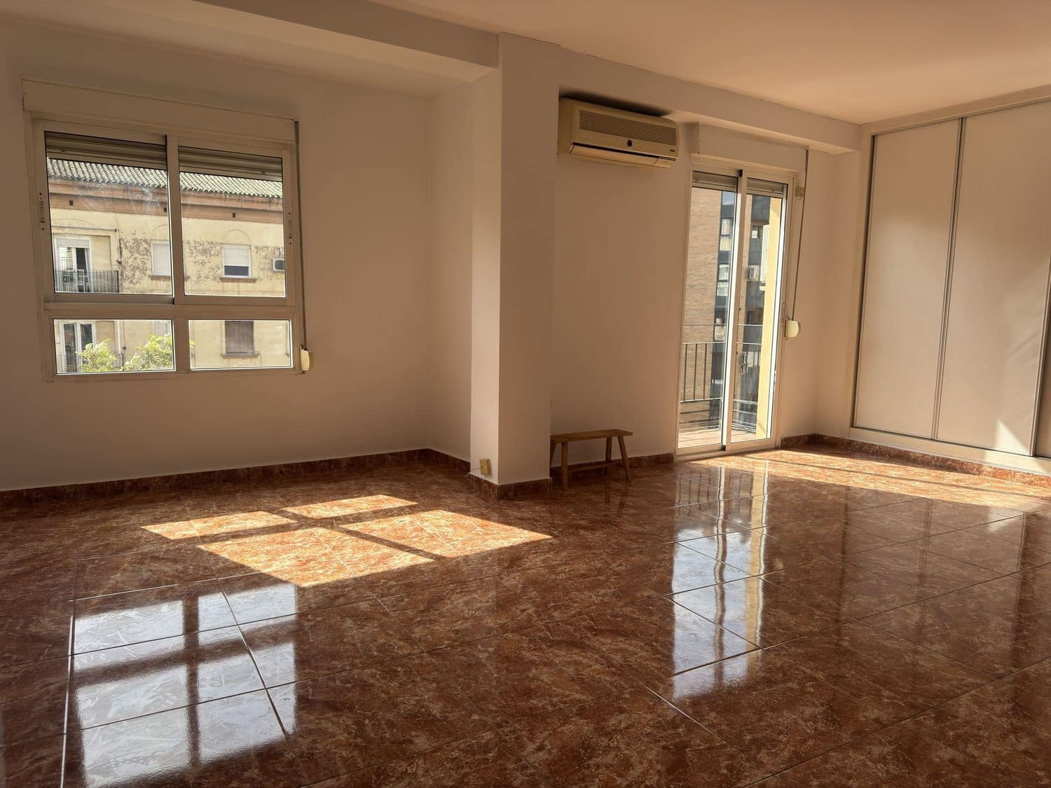 1 bedroom Apartment for sale in Valencia city with garage - € 260,000 (Ref: 9921713)