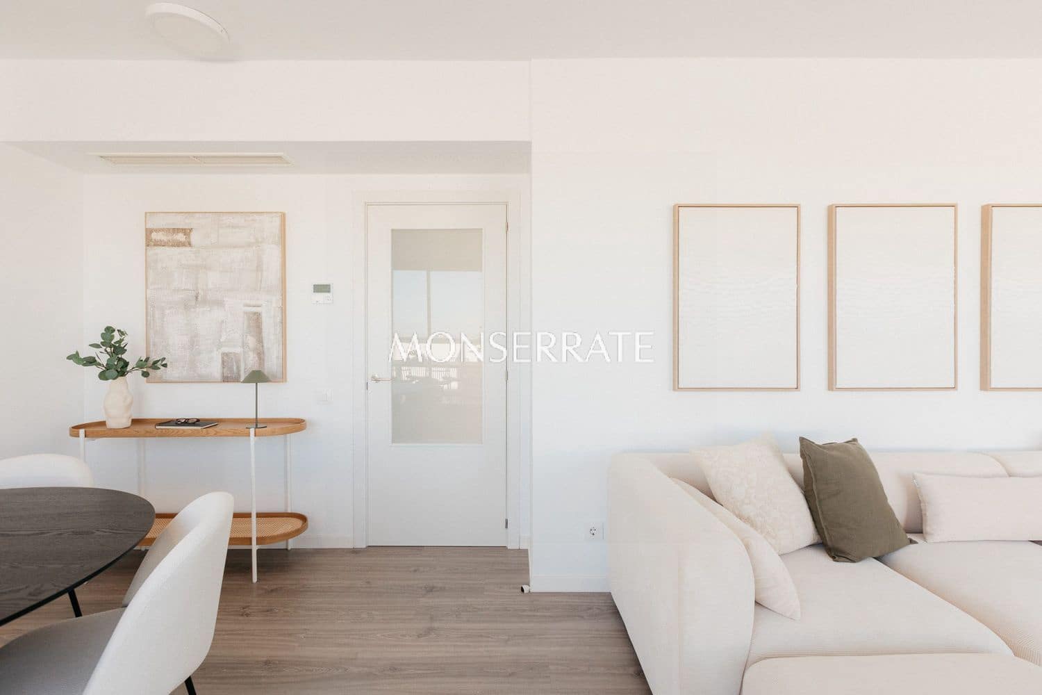 3 bedroom Apartment for rent in Valencia city with pool garage - € 2,800 (Ref: 9921714)