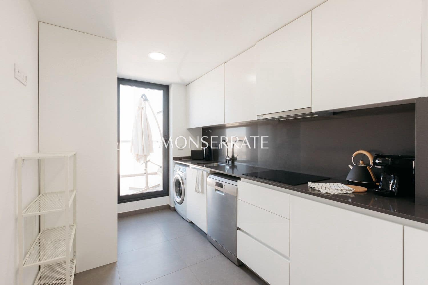 3 bedroom Apartment for rent in Valencia city with pool garage - € 2,800 (Ref: 9921714)