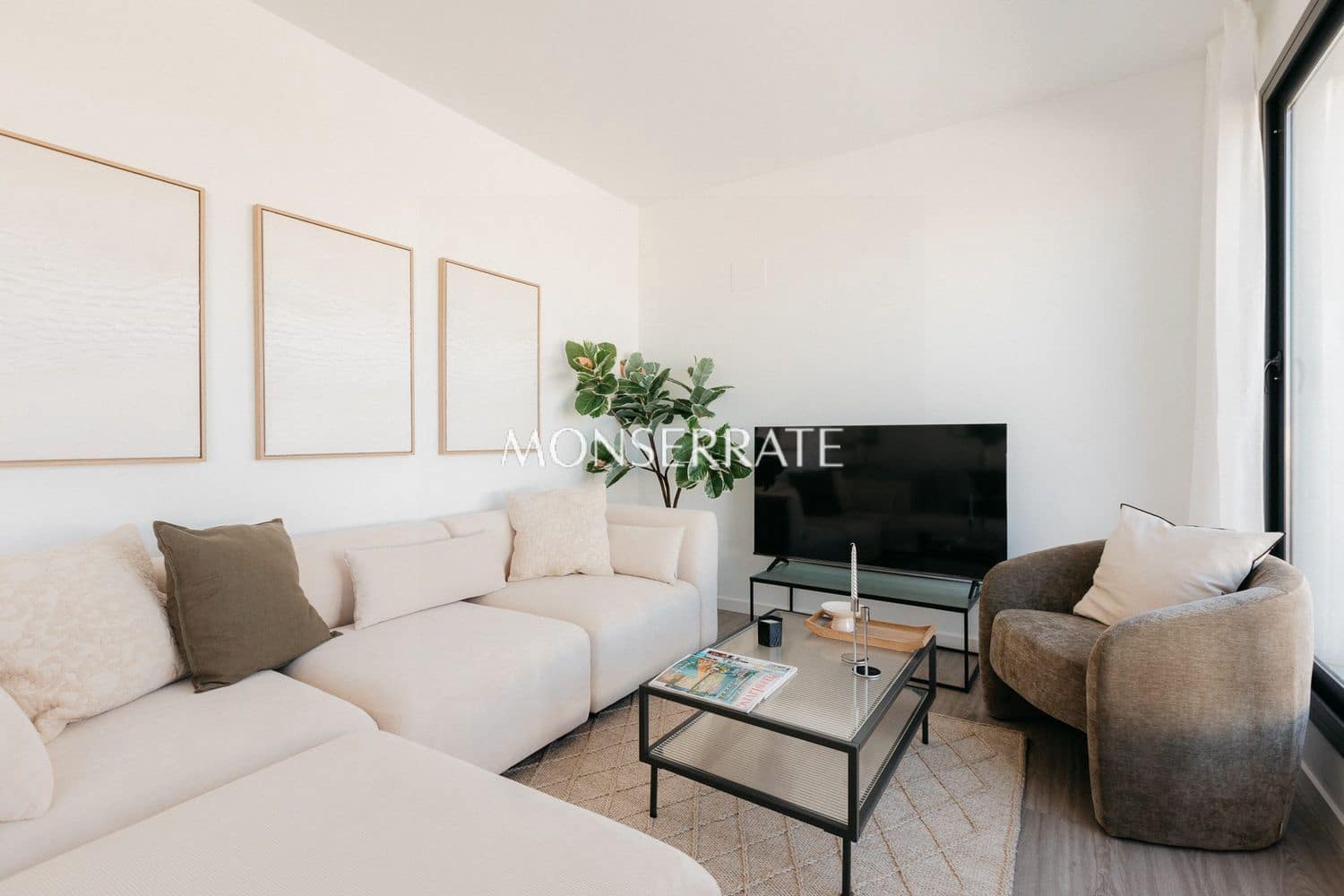 3 bedroom Apartment for rent in Valencia city with pool garage - € 2,800 (Ref: 9921714)