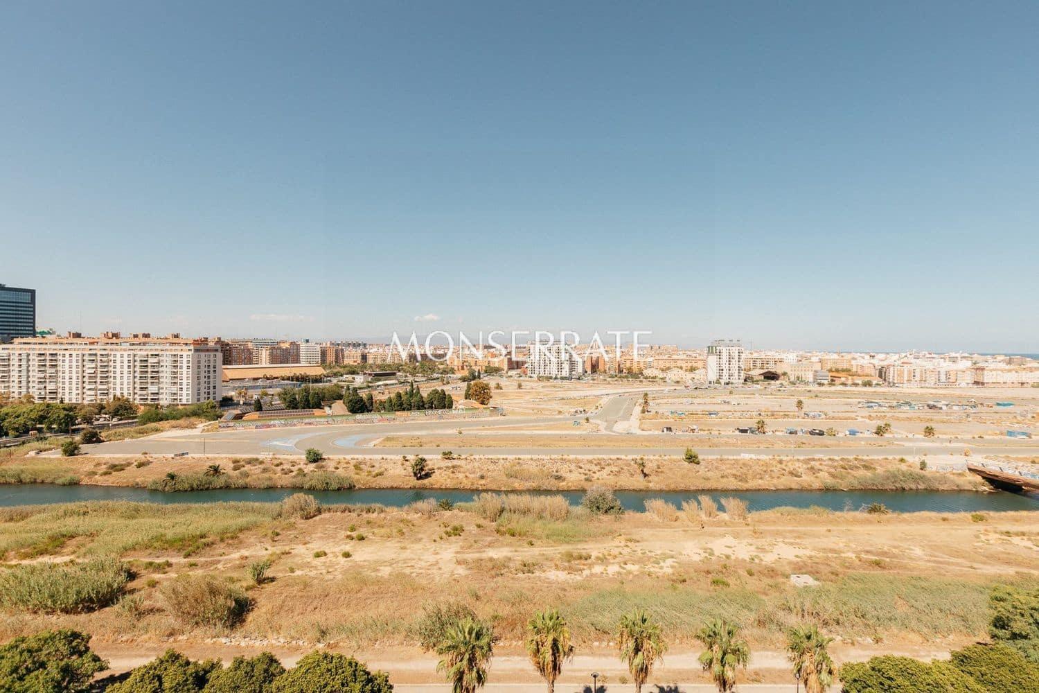 3 bedroom Apartment for rent in Valencia city with pool garage - € 2,800 (Ref: 9921714)