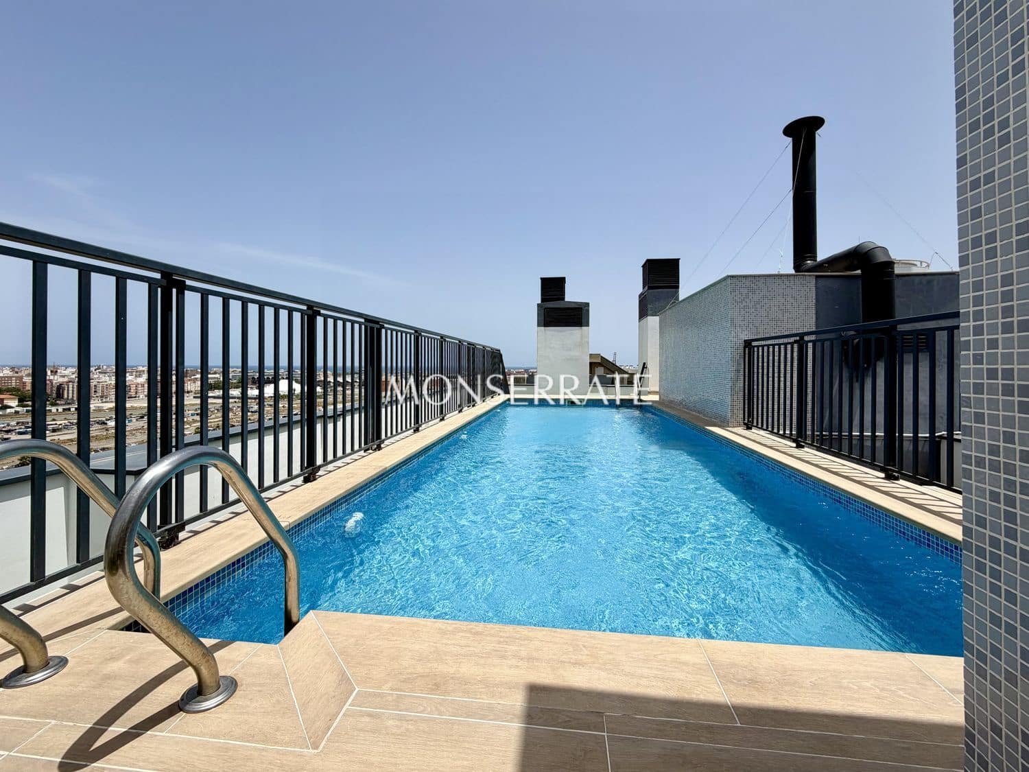 3 bedroom Apartment for rent in Valencia city with pool garage - € 2,800 (Ref: 9921714)