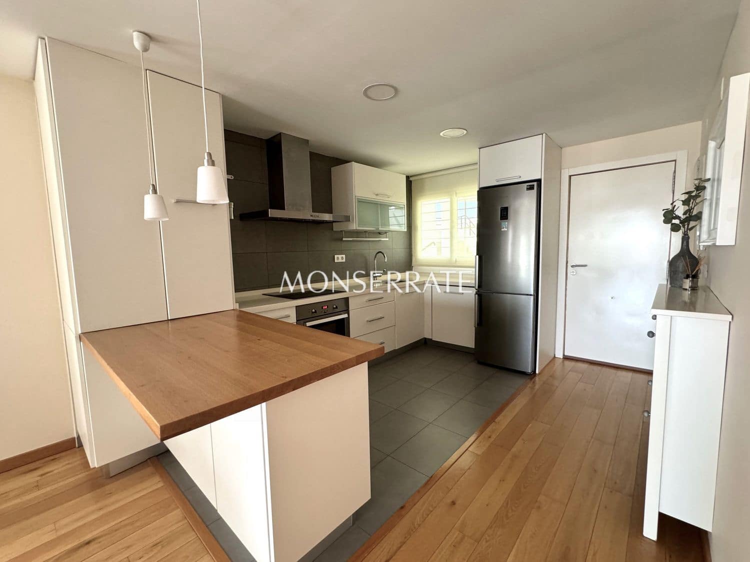 2 camera da letto Appartamento da affittare in Pucol con piscina garage - 2.000 € (Rif: 9935568)