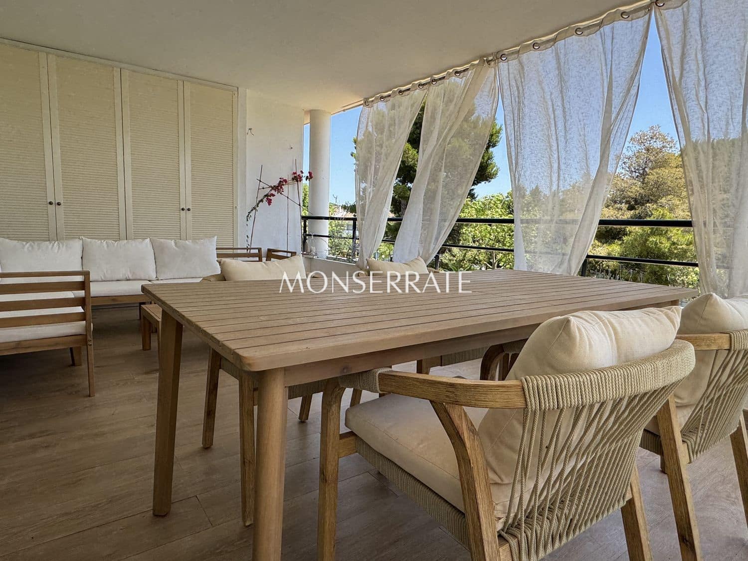 2 camera da letto Appartamento da affittare in Pucol con piscina garage - 2.000 € (Rif: 9935568)