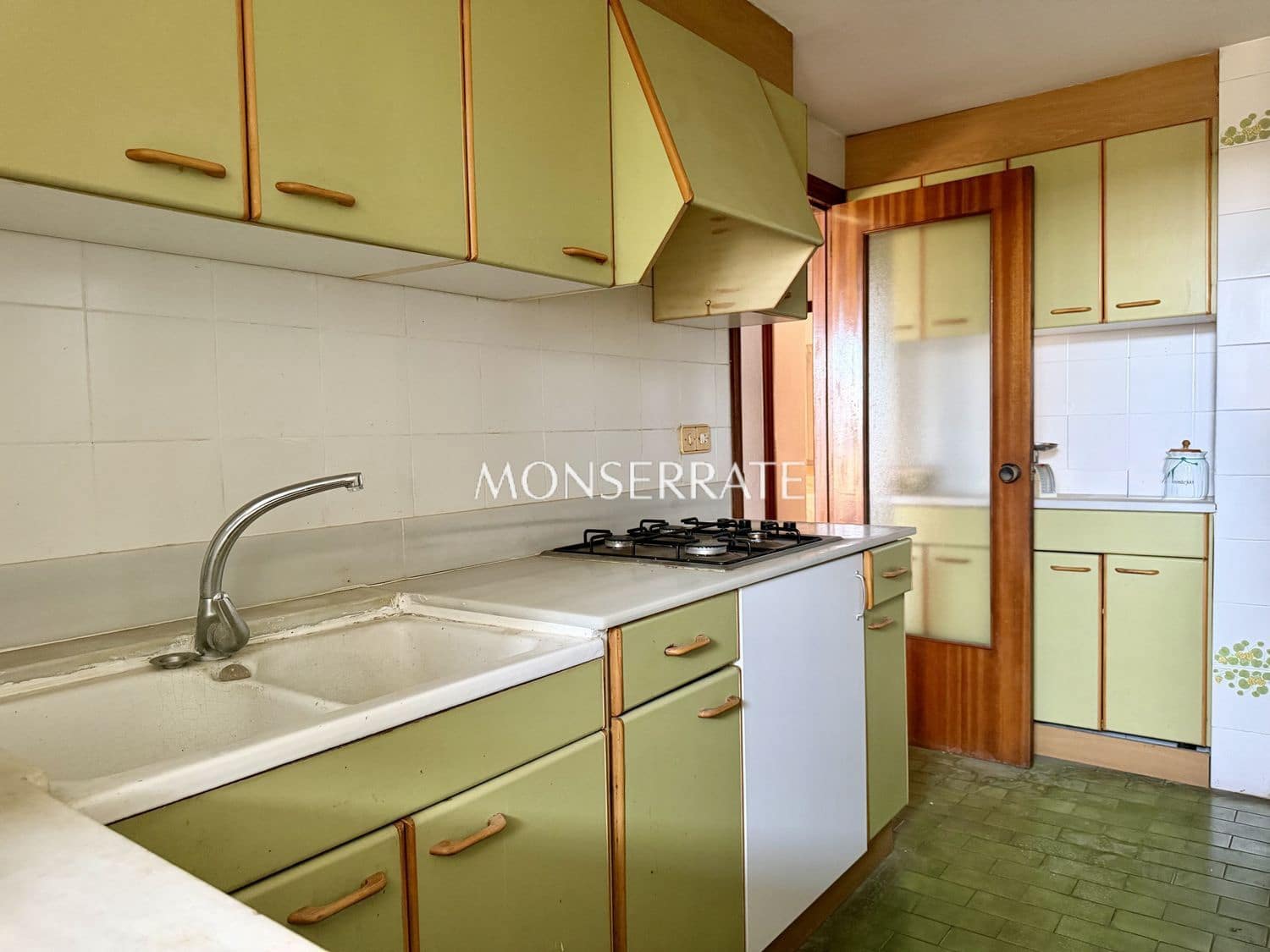 4 soveværelse Lejlighed til salg i Valencia by med garage - € 340.000 (Ref: 9945001)