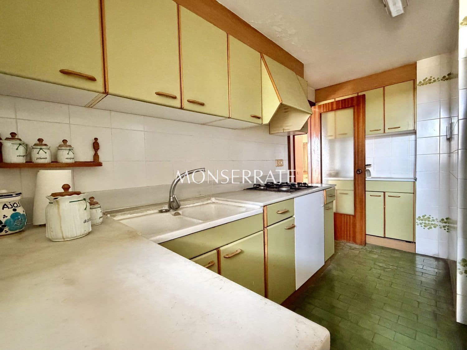 4 soveværelse Lejlighed til salg i Valencia by med garage - € 340.000 (Ref: 9945001)