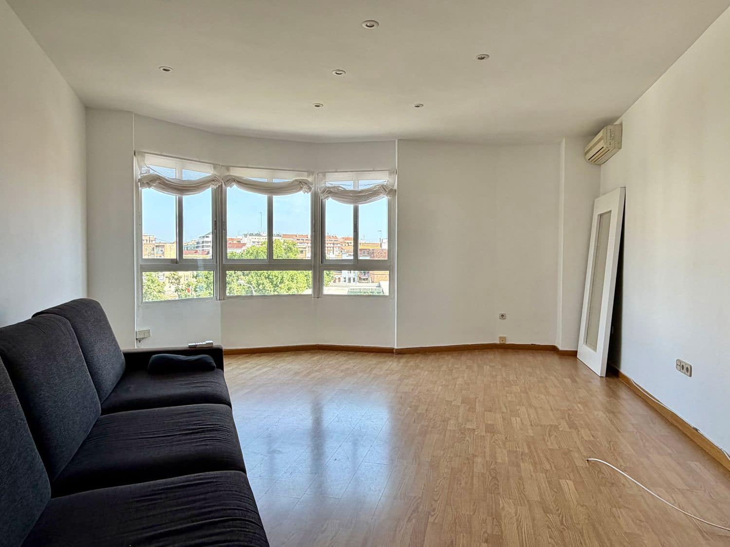 3 quarto Apartamento para arrendar em Valencia cidade com garagem - 1 500 € (Ref: 9951060)