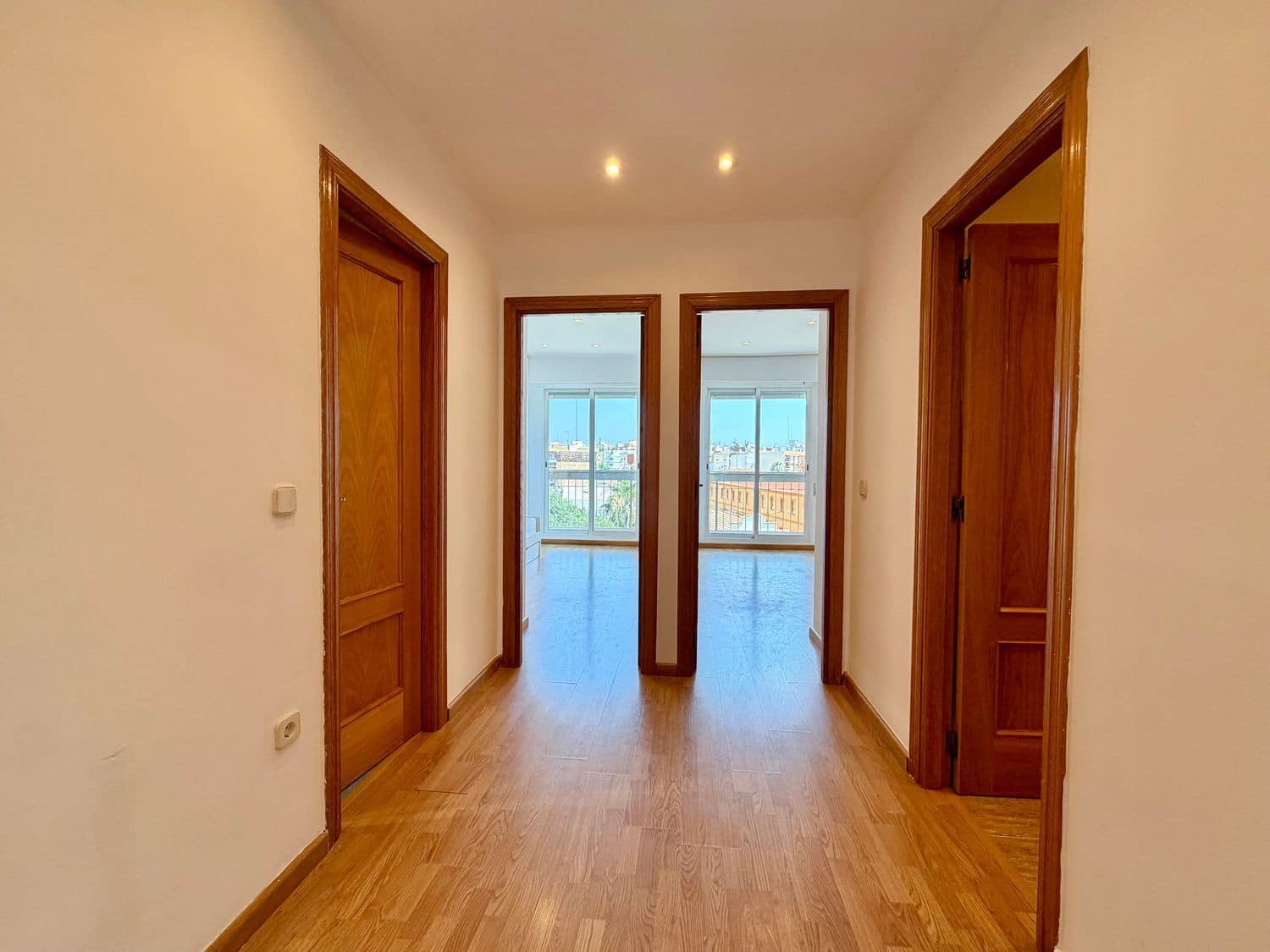 3 quarto Apartamento para arrendar em Valencia cidade com garagem - 1 500 € (Ref: 9951060)