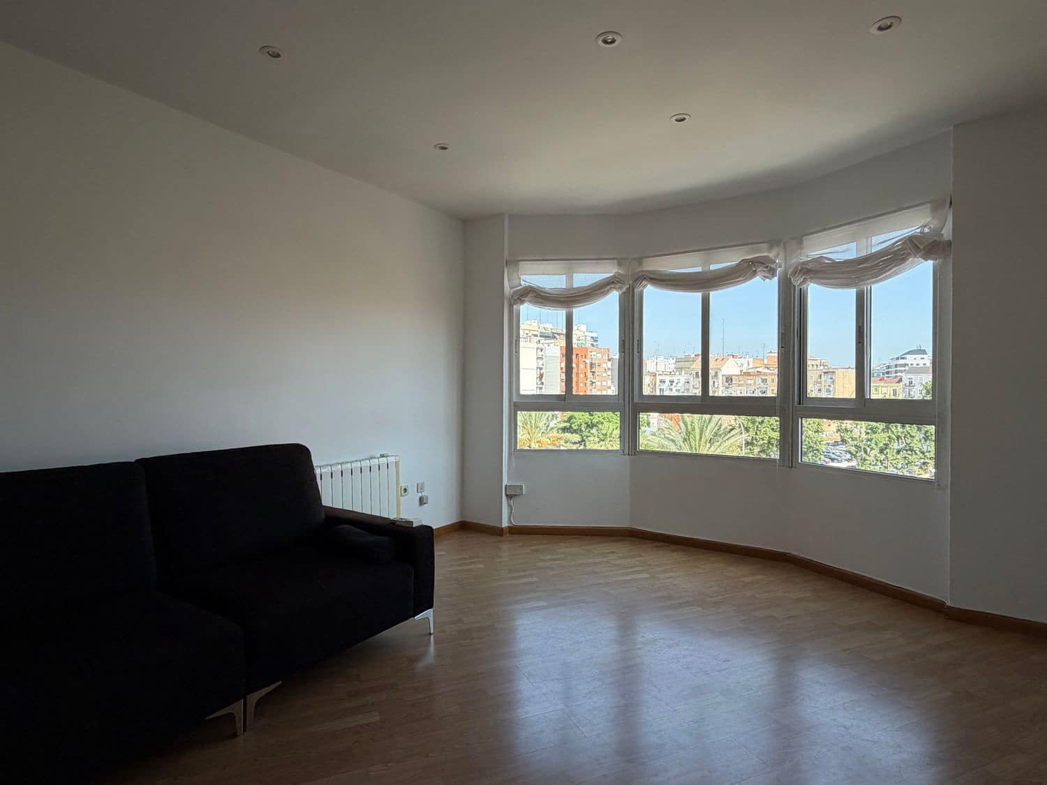 3 quarto Apartamento para arrendar em Valencia cidade com garagem - 1 500 € (Ref: 9951060)