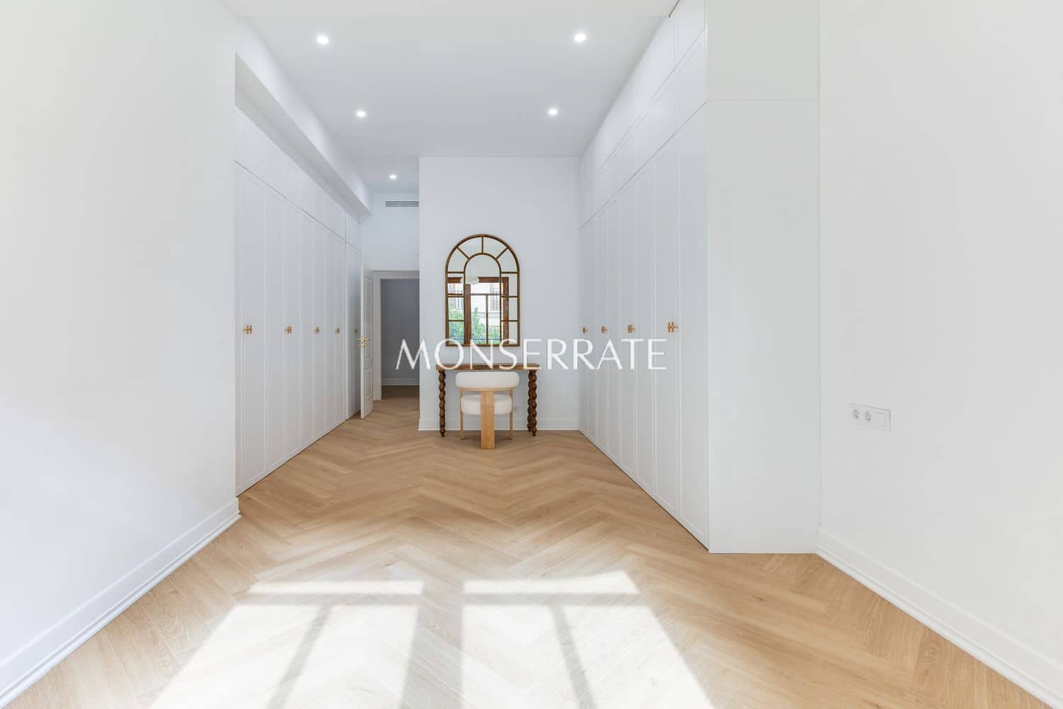 4 sovrum Lägenhet till salu i Valencia stad med garage - 750 000 € (Ref: 9974572)