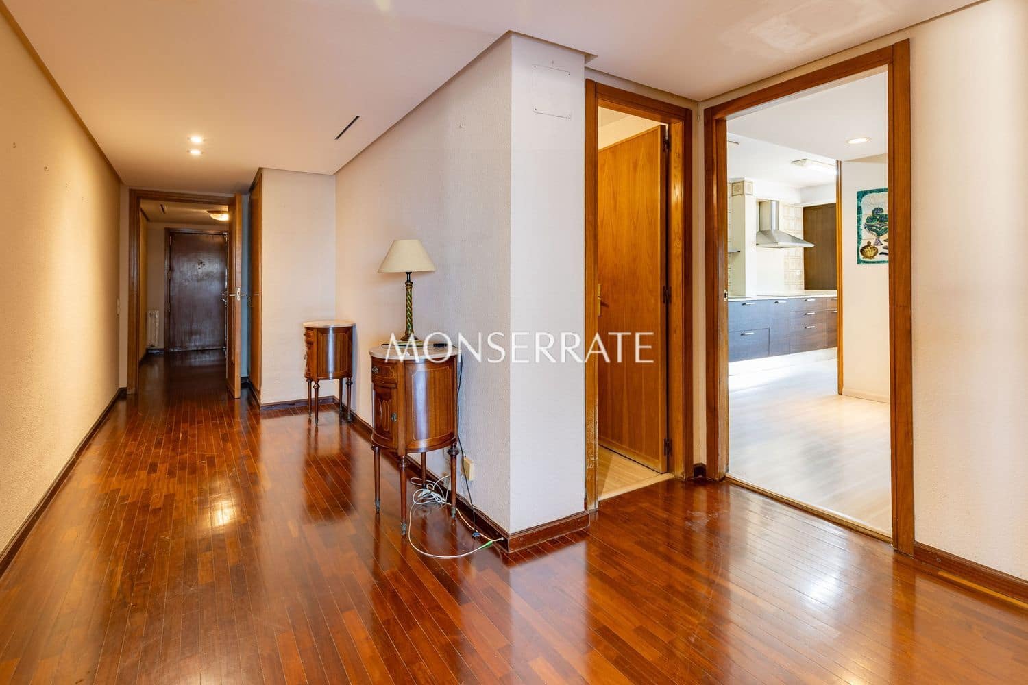 4 sypialnia Apartament na sprzedaż w Miasto Walencja z garażem - 995 000 € (Ref: 9990225)