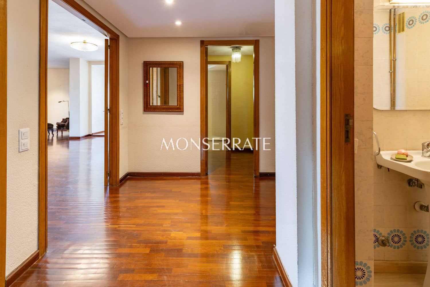 4 sypialnia Apartament na sprzedaż w Miasto Walencja z garażem - 995 000 € (Ref: 9990225)