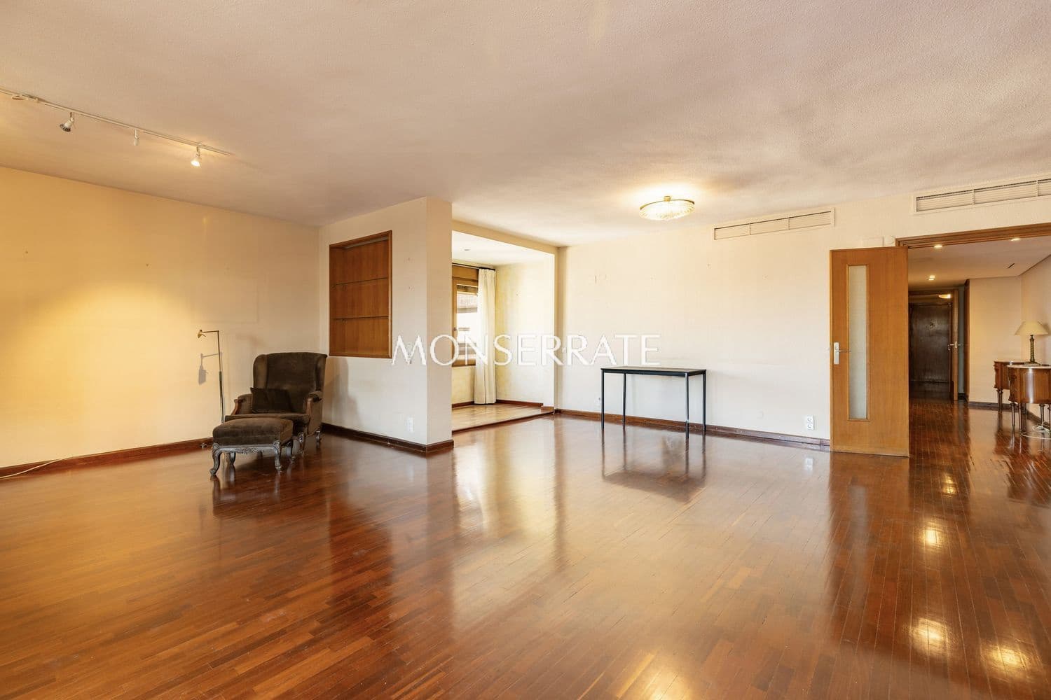 4 sypialnia Apartament na sprzedaż w Miasto Walencja z garażem - 995 000 € (Ref: 9990225)