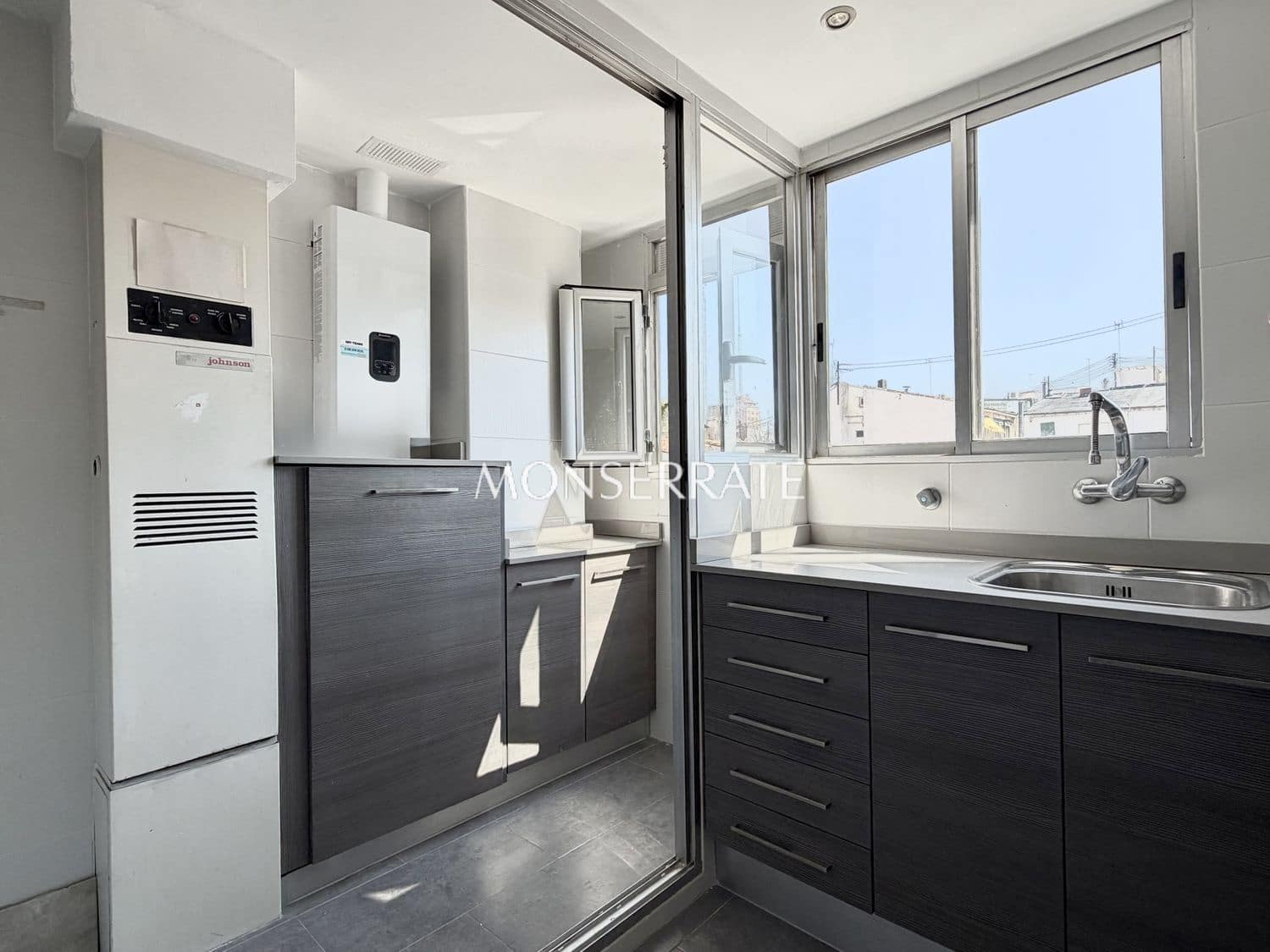 1 makuuhuone Huoneisto vuokrattavana paikassa Valencia kaupunki mukana 
autotalli - 1 200 € (Ref: 9997913)