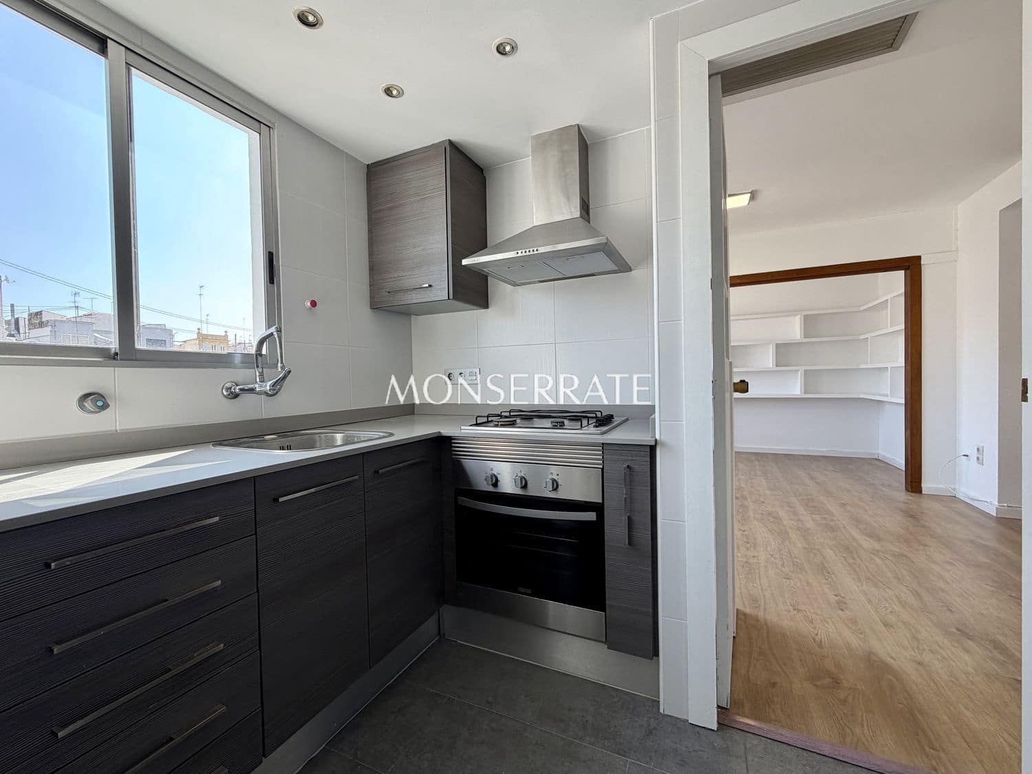 1 makuuhuone Huoneisto vuokrattavana paikassa Valencia kaupunki mukana 
autotalli - 1 200 € (Ref: 9997913)