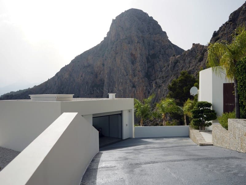 3 bedroom Villa for sale in Altea with garage - € 2,980,000 (Ref: 7766804)