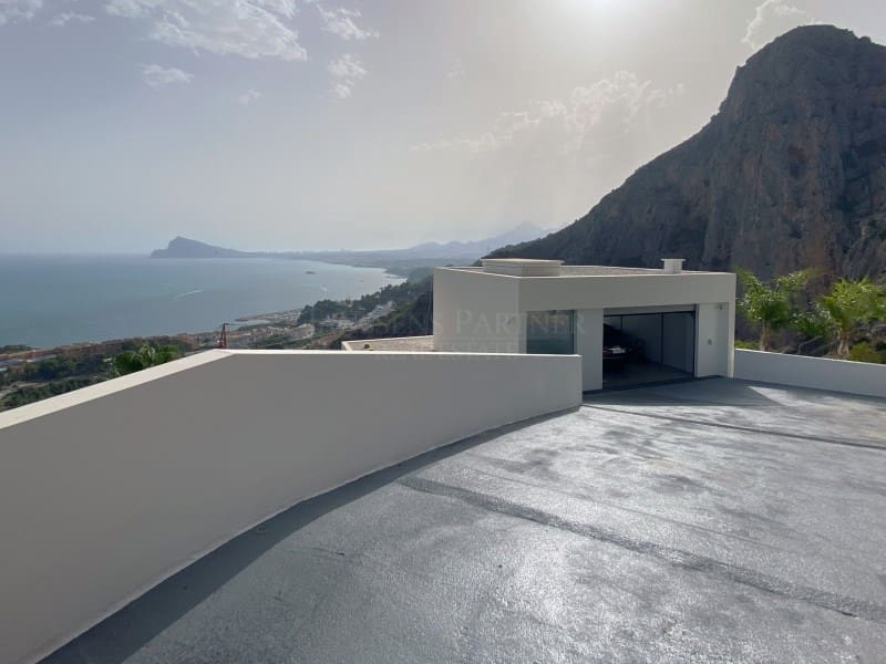 3 bedroom Villa for sale in Altea with garage - € 2,980,000 (Ref: 7766804)