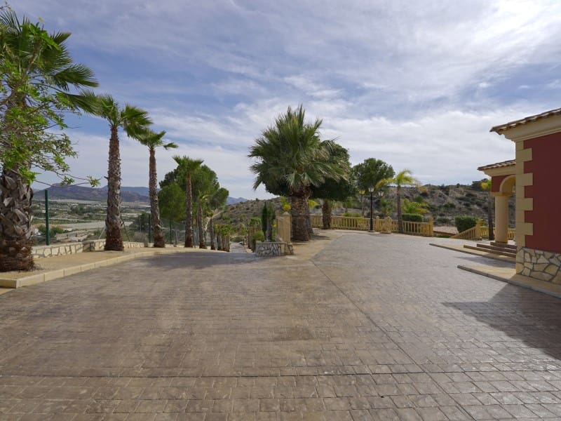 3 Zimmer Villa zu verkaufen in Novelda - 695.000 € (Ref: 8298224)