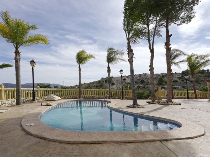 3 Zimmer Villa zu verkaufen in Novelda - 695.000 € (Ref: 8298224)