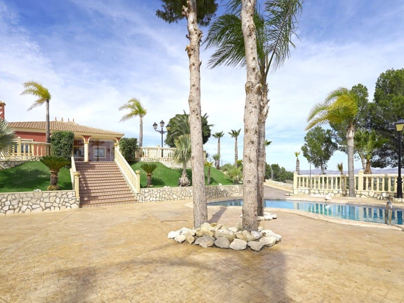 3 Zimmer Villa zu verkaufen in Novelda - 695.000 € (Ref: 8298224)