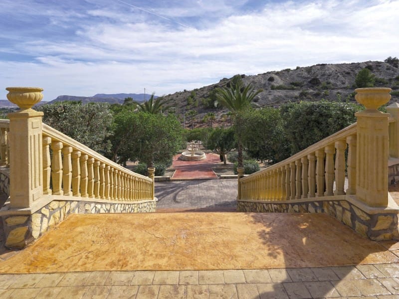 3 Zimmer Villa zu verkaufen in Novelda - 695.000 € (Ref: 8298224)