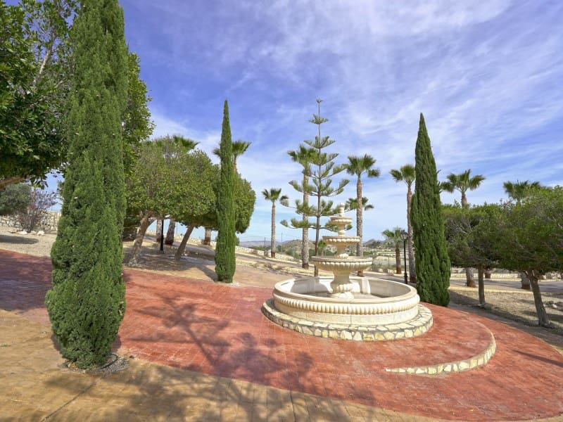 3 Zimmer Villa zu verkaufen in Novelda - 695.000 € (Ref: 8298224)