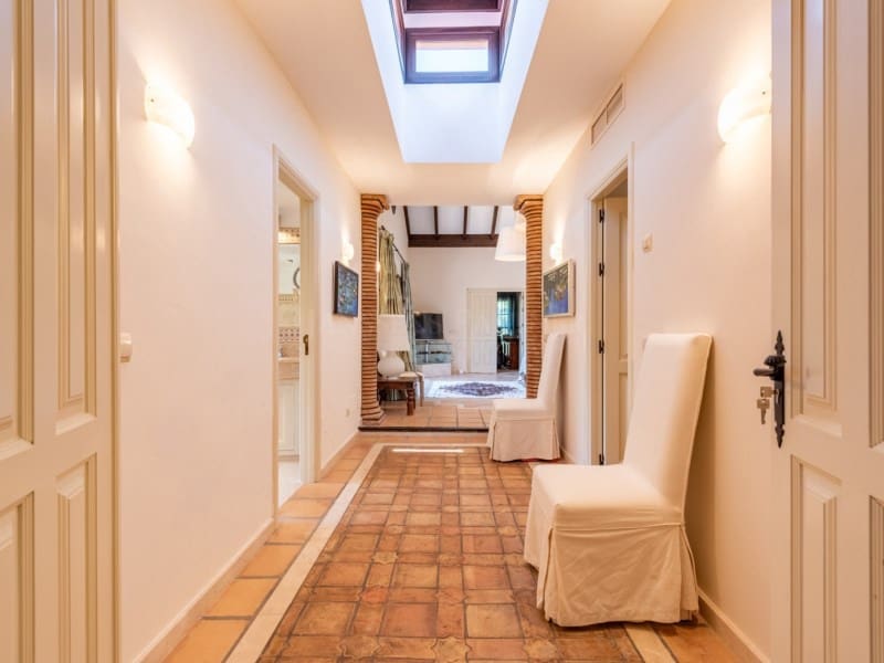 4 soverom Villa til salgs i El Paraiso med svømmebasseng - € 2 500 000 (Ref: 8847903)