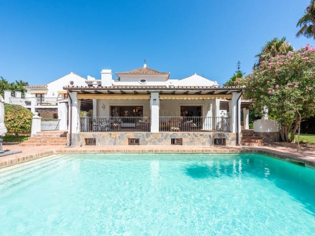 4 Zimmer Villa zu verkaufen in El Paraiso, Estepona mit Pool - 2.500.000 € (Ref: 8847903)