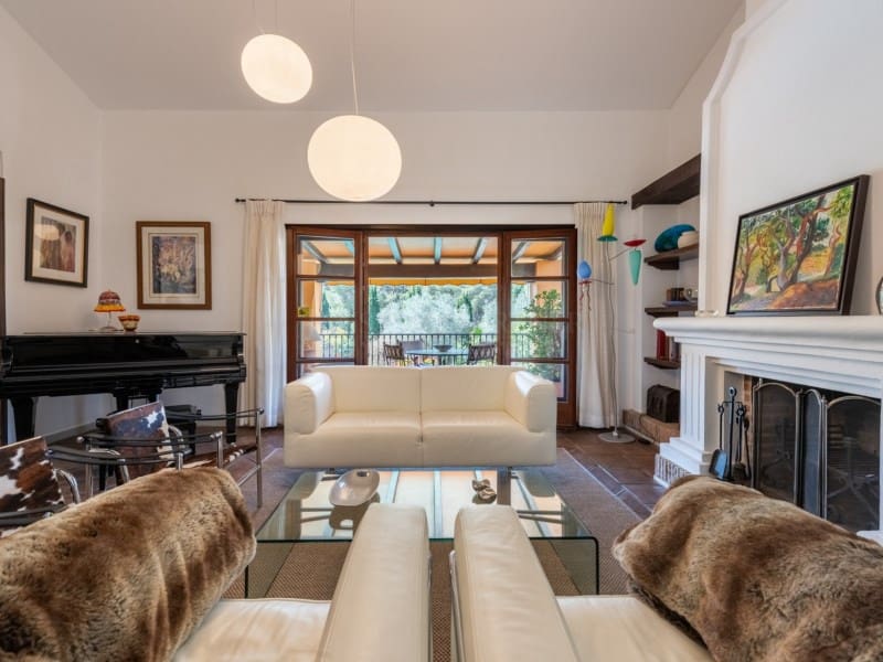 4 soverom Villa til salgs i El Paraiso med svømmebasseng - € 2 500 000 (Ref: 8847903)