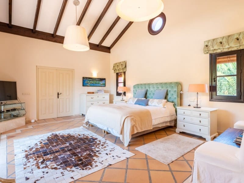 4 soverom Villa til salgs i El Paraiso med svømmebasseng - € 2 500 000 (Ref: 8847903)