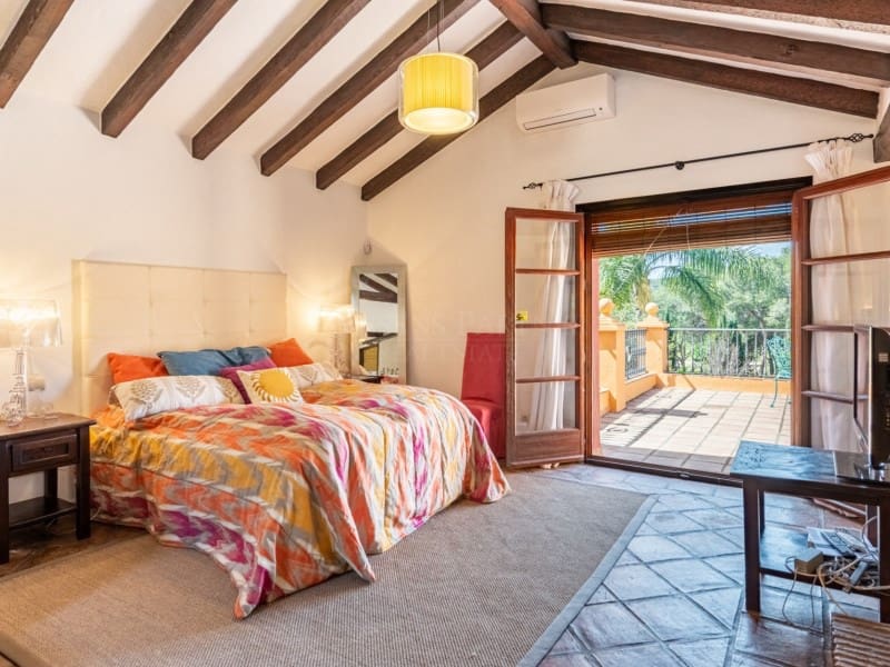 4 soverom Villa til salgs i El Paraiso med svømmebasseng - € 2 500 000 (Ref: 8847903)