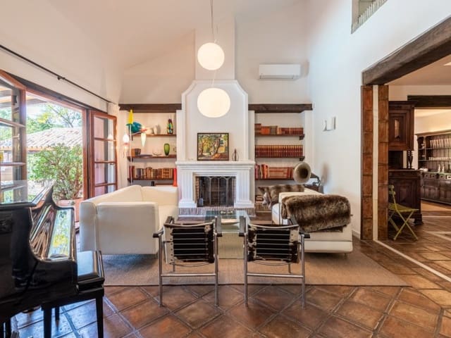 4 Zimmer Villa zu verkaufen in El Paraiso, Estepona mit Pool - 2.500.000 € (Ref: 8847903)