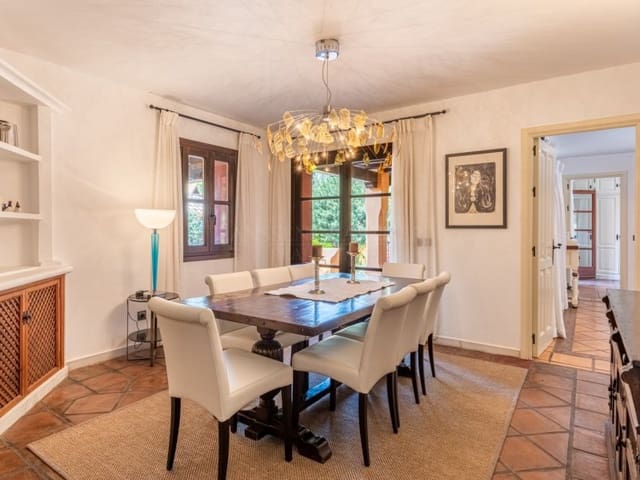 4 Zimmer Villa zu verkaufen in El Paraiso, Estepona mit Pool - 2.500.000 € (Ref: 8847903)