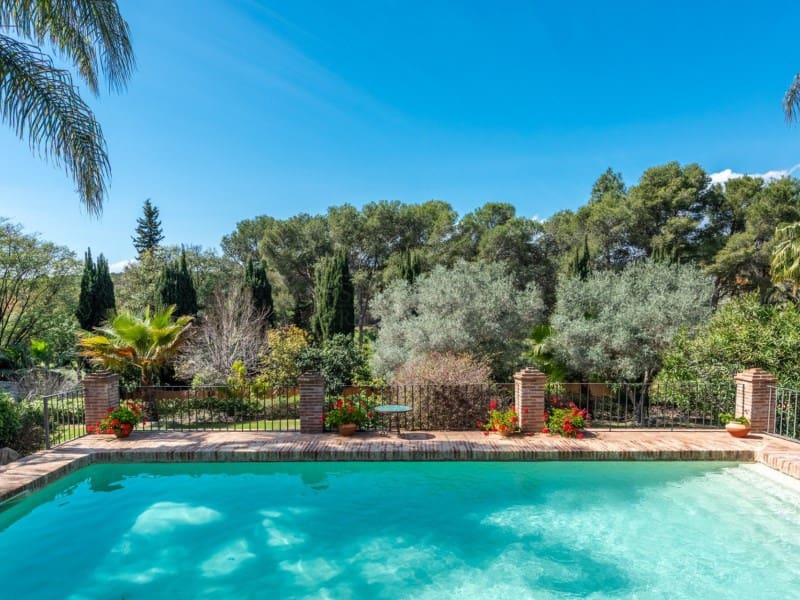 4 soverom Villa til salgs i El Paraiso med svømmebasseng - € 2 500 000 (Ref: 8847903)