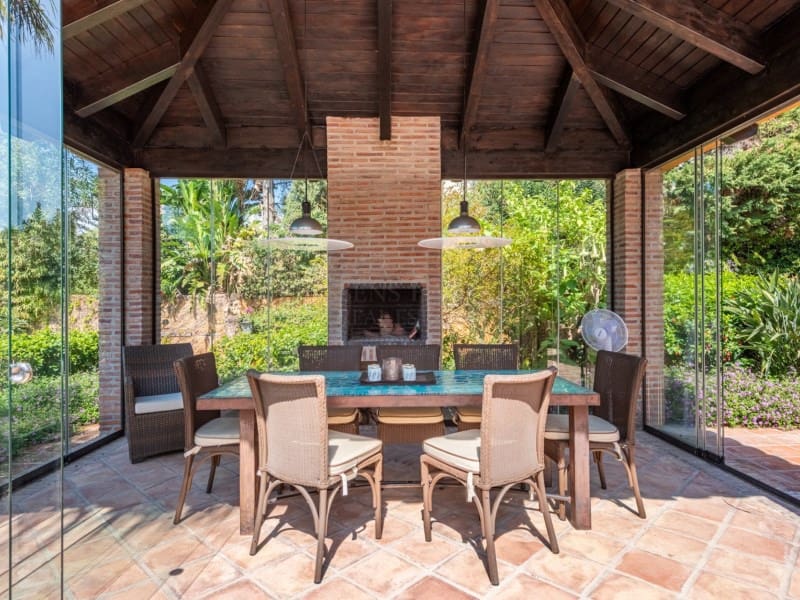 4 soverom Villa til salgs i El Paraiso med svømmebasseng - € 2 500 000 (Ref: 8847903)