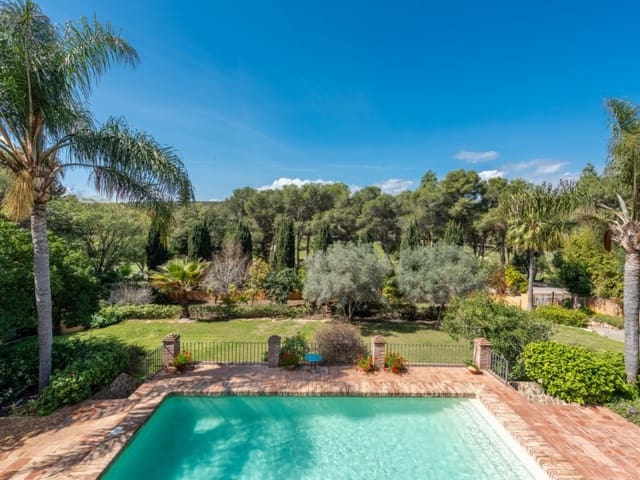 4 Zimmer Villa zu verkaufen in El Paraiso, Estepona mit Pool - 2.500.000 € (Ref: 8847903)