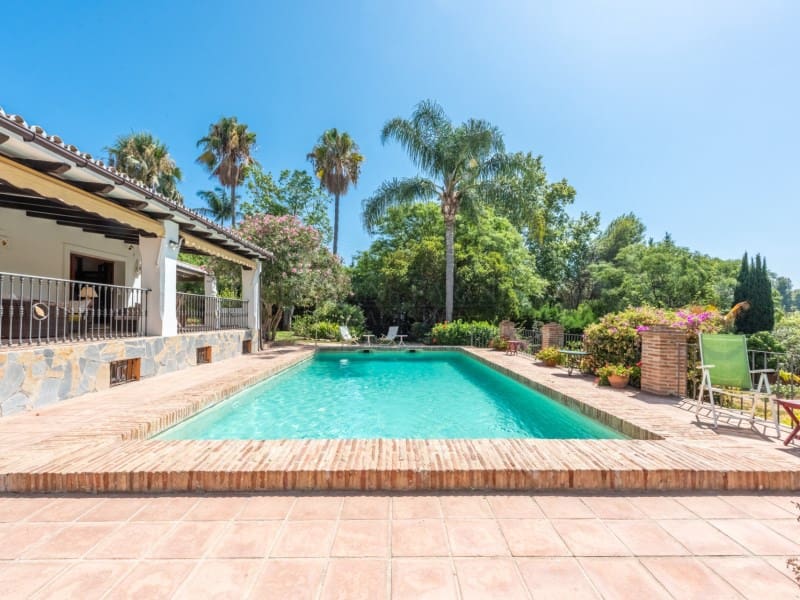 4 soverom Villa til salgs i El Paraiso med svømmebasseng - € 2 500 000 (Ref: 8847903)