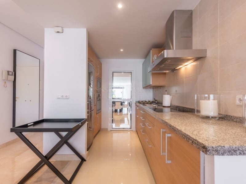 2 soveværelse Penthouse til salg i New Golden Mile med swimmingpool - € 996.000 (Ref: 8849832)