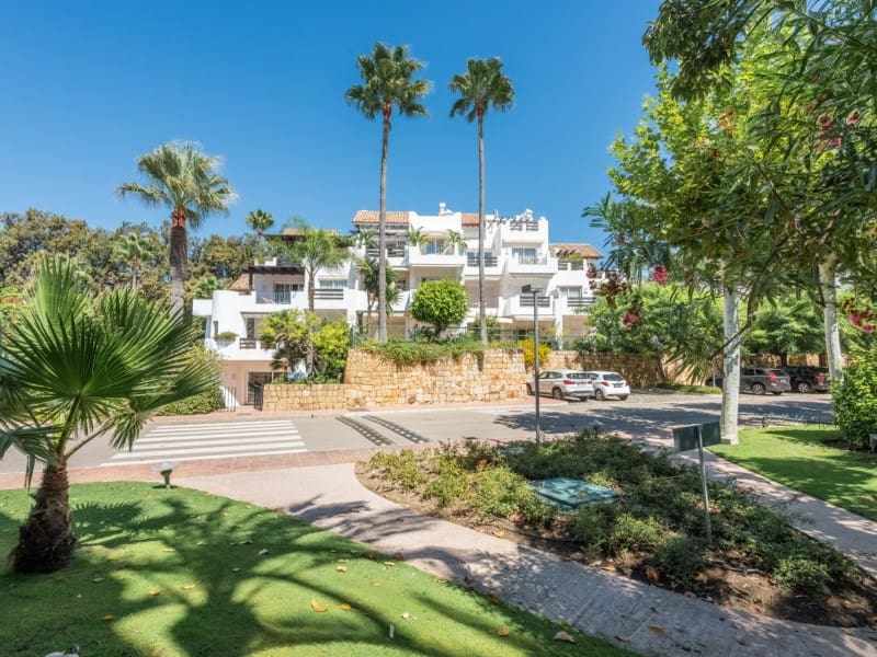 2 soveværelse Penthouse til salg i New Golden Mile med swimmingpool - € 996.000 (Ref: 8849832)