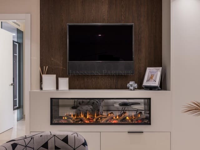 Apartamento de 3 habitaciones en Guadalmansa, Estepona en venta con piscina - 1.825.000 € (Ref: 8849839)