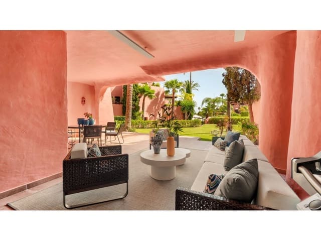 Apartamento de 3 habitaciones en Guadalmansa, Estepona en venta con piscina - 1.825.000 € (Ref: 8849839)