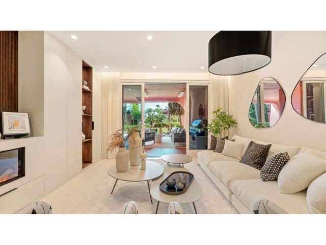 Apartamento de 3 habitaciones en Guadalmansa, Estepona en venta con piscina - 1.825.000 € (Ref: 8849839)