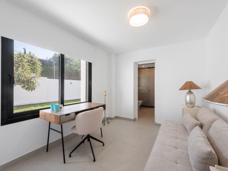4 soveværelse Villa til salg i San Pedro de Alcantara med swimmingpool - € 2.395.000 (Ref: 8857690)