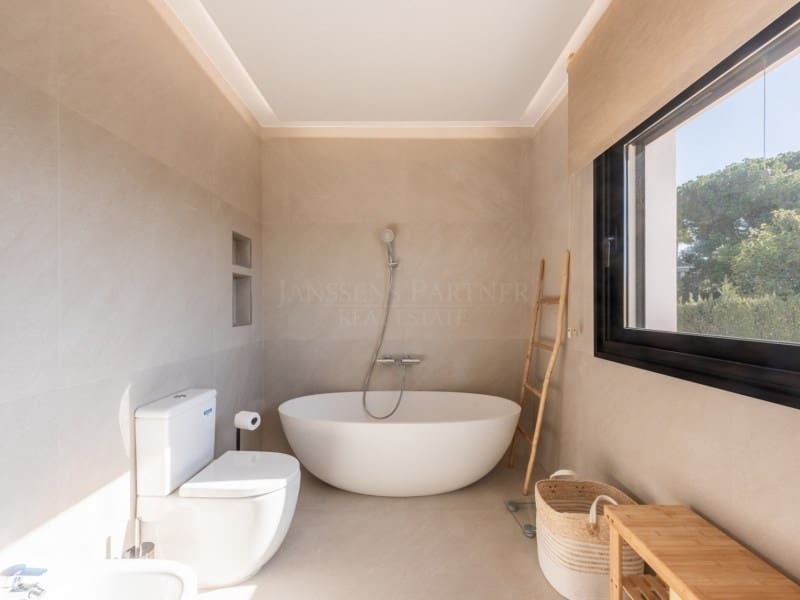 4 soveværelse Villa til salg i San Pedro de Alcantara med swimmingpool - € 2.395.000 (Ref: 8857690)